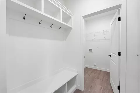 Entry Way - 27313 Acacia Dr, Lees Summit, MO 64086 photo 2 of 2