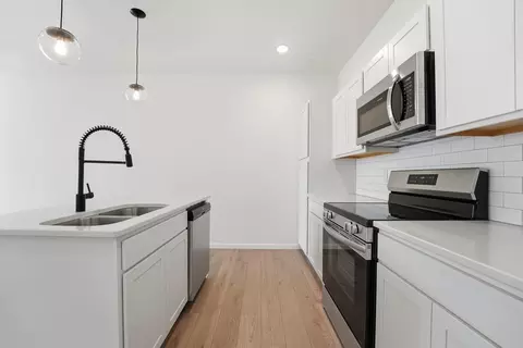 Kitchen - 27317 Acacia Dr, Lees Summit, MO 64086 photo 1 of 2