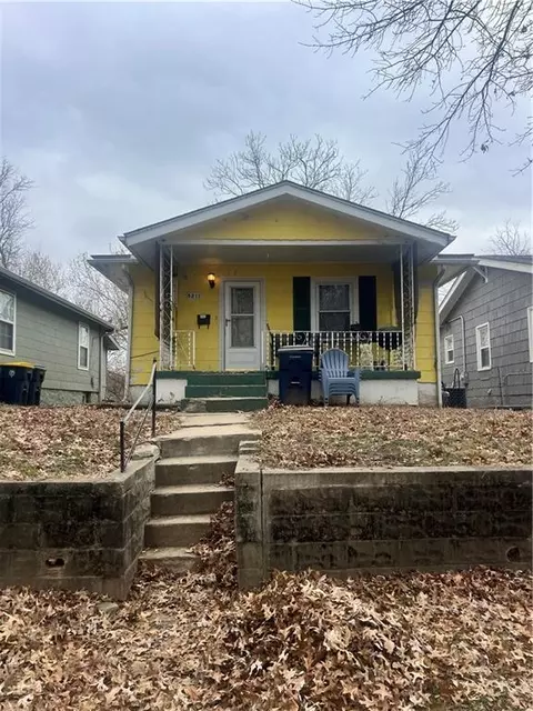 5211 Gladstone Blvd, Kansas City, MO 64123