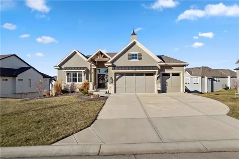 2456 W 176th St, Overland Park, KS 66085
