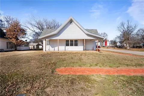 Other - 611 E 5th Ave, Caney, KS 67333 photo 1 of 14