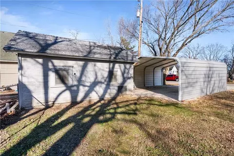 Exterior - 611 E 5th Ave, Caney, KS 67333 photo 6 of 8
