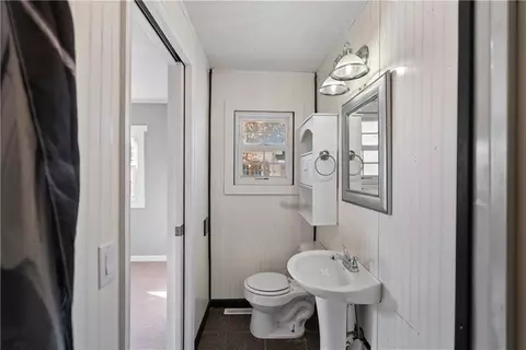 Bath - 611 E 5th Ave, Caney, KS 67333 photo 3 of 5