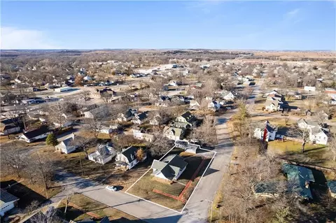 View/Area - 611 E 5th Ave, Caney, KS 67333 photo 4 of 4
