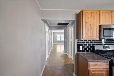 Entry Way - 611 E 5th Ave, Caney, KS 67333 photo 3 of 5