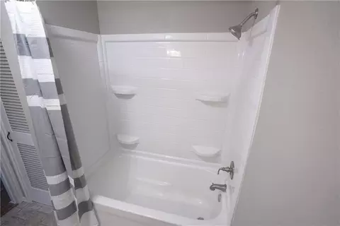 Bath - 611 E 5th Ave, Caney, KS 67333 photo 5 of 5
