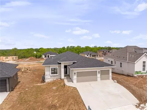 25128 W 141st Ter, Olathe, KS 66061