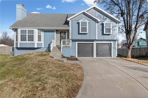 1034 N Parker Ter, Olathe, KS 66061