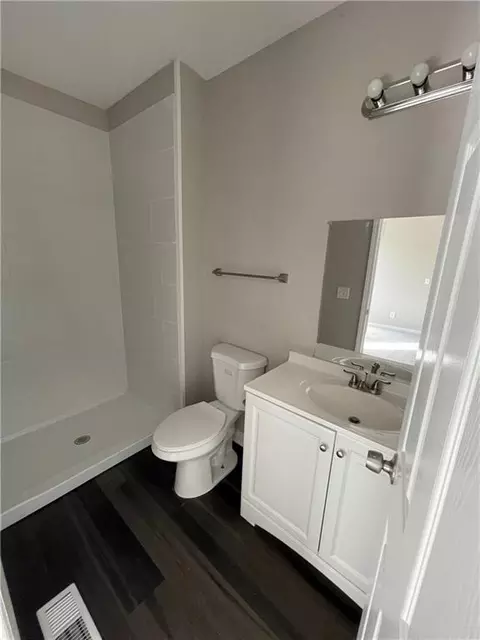 Bath - 1002 N 9th St, Saint Joseph, MO 64501 photo 3 of 3