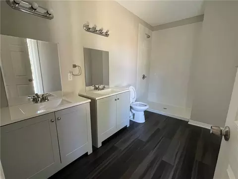 Bath - 1002 N 9th St, Saint Joseph, MO 64501 photo 1 of 3