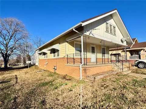 206 E Main St, Highland, KS 66035