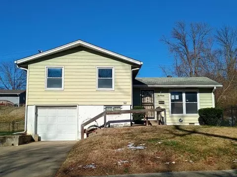 3912 E 47th Ter, Kansas City, MO 64130