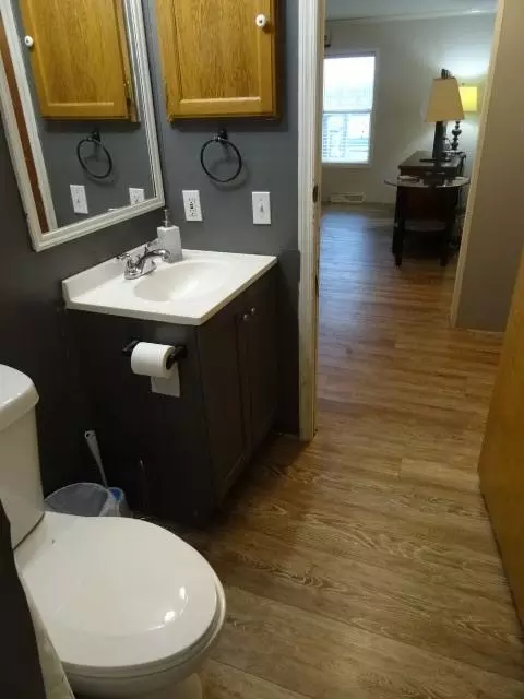 Bath - 14769 NE State Route E Hwy, Adrian, MO 64720 photo 8 of 10