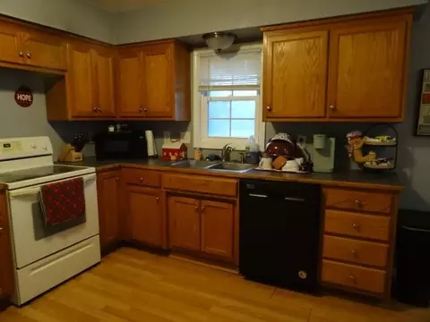 Kitchen - 14769 NE State Route E Hwy, Adrian, MO 64720 photo 7 of 7