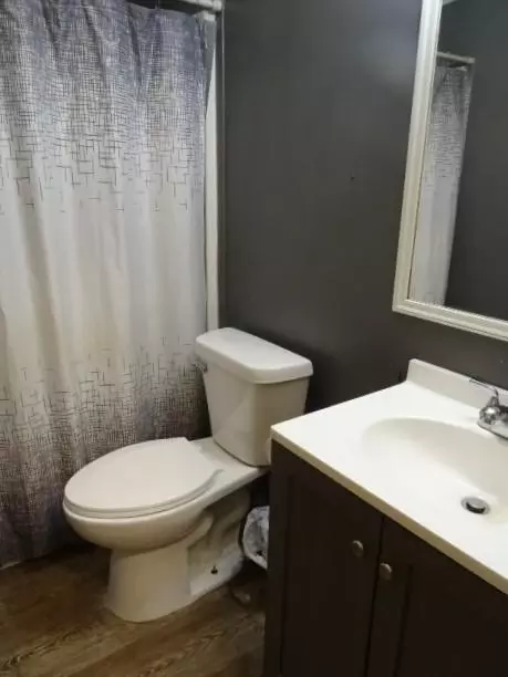 Bath - 14769 NE State Route E Hwy, Adrian, MO 64720 photo 7 of 10