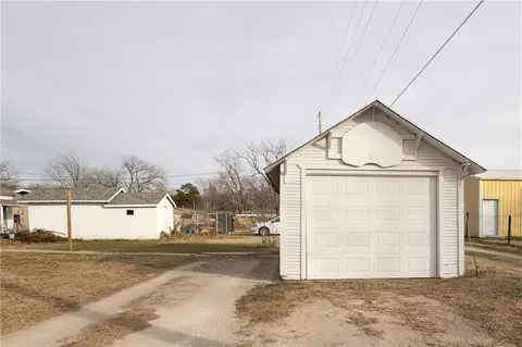 Exterior - 803 E 6th St, Cherryvale, KS 67335 photo 6 of 6