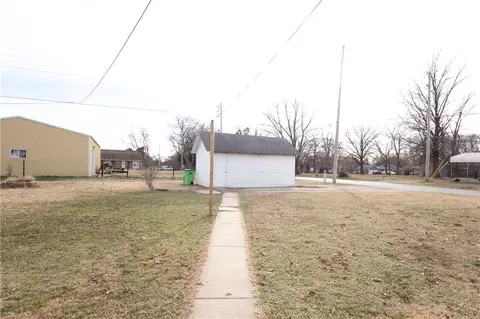 Exterior - 803 E 6th St, Cherryvale, KS 67335 photo 2 of 6