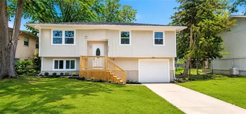 312 W Martin St, Edgerton, KS 66021