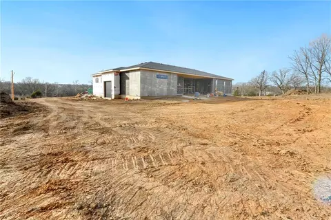 Exterior - 32200 E Outer Belt Rd, Lees Summit, MO 64086 photo 4 of 10