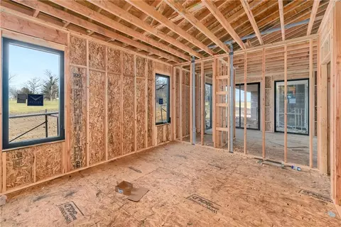 Bedroom - 32200 E Outer Belt Rd, Lees Summit, MO 64086 photo 2 of 2