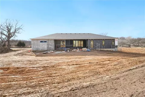 Exterior - 32200 E Outer Belt Rd, Lees Summit, MO 64086 photo 5 of 10