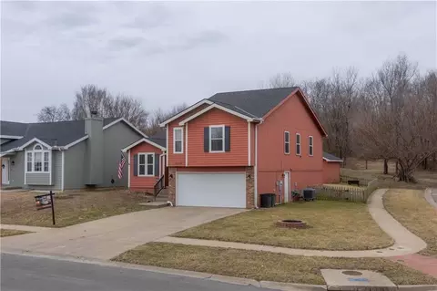 2202 Meadow Trl, Saint Joseph, MO 64503