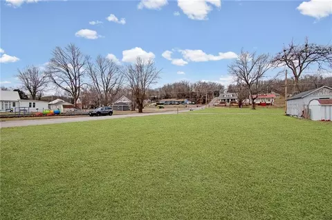 701 E Broadway St, Brunswick, MO 65236