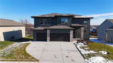 9412 NE 111th Pl, Kansas City, MO 64157