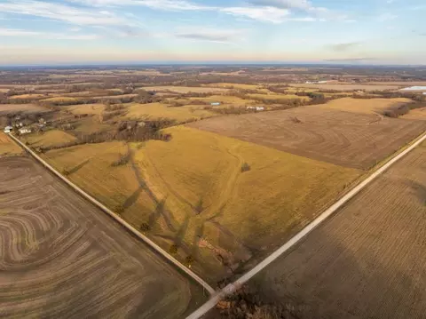 1225 Road Rd, Garden City, MO 64747
