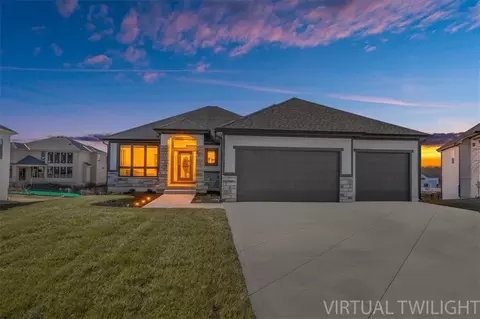 2319 SW Serena Pl, Lees Summit, MO 64082