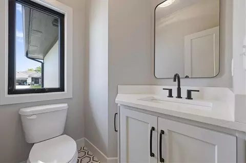 Bath - 3222 SW Enoch St, Lees Summit, MO 64082 photo 1 of 5