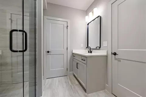 Bath - 3222 SW Enoch St, Lees Summit, MO 64082 photo 4 of 5