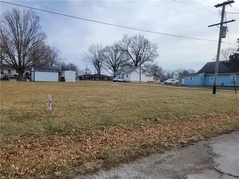 Colby Street, Hamilton, MO 64644