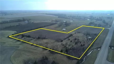 2709 Rock Creek Rd, Ottawa, KS 66067