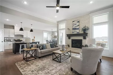 19521 W 114th Ter, Olathe, KS 66061