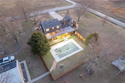 1700 Cedar Ridge Rd, Parsons, KS 67357