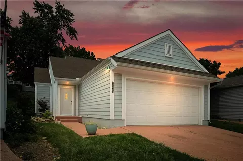 1425 Birdseye Ct, Blue Springs, MO 64015