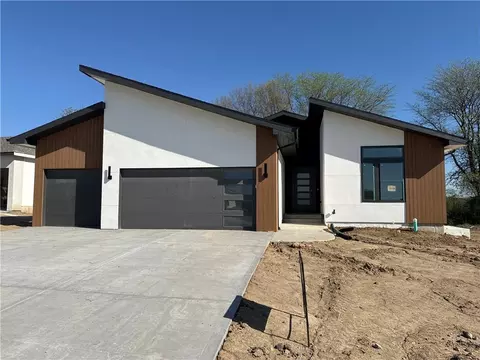 4214 NW 77th Ter, Kansas City, MO 64151
