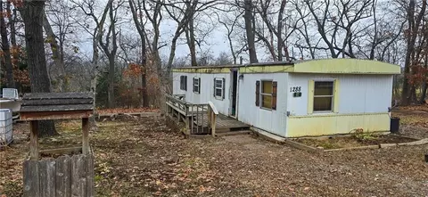 97 Oak Crest Dr, Linn Valley, KS 66040