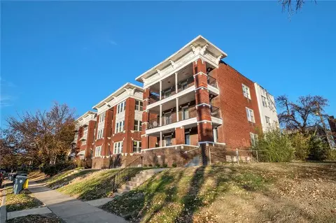 4121-4123 Walnut St, Kansas City, MO 64111