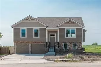 1104 Eagle Crest Dr, Holden, MO 64040