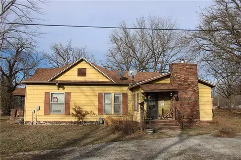 302 N Military St, Mulberry, KS 66756
