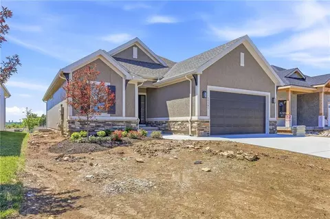 15381 W 173rd Ter, Olathe, KS 66062