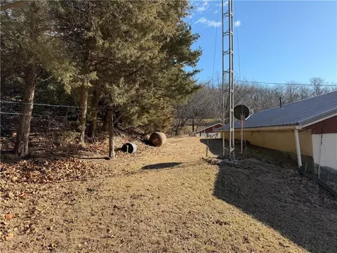 Exterior - 13557 Adobe Rd, Craig, MO 64437 photo 12 of 19