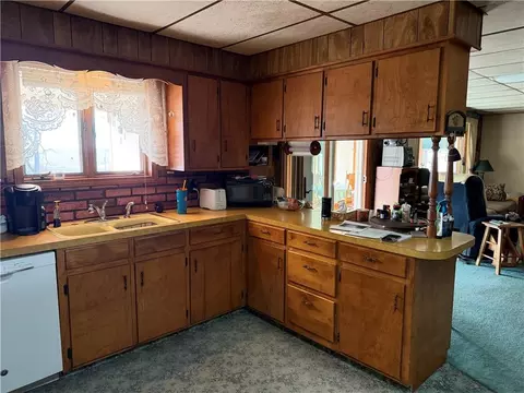 Kitchen - 13557 Adobe Rd, Craig, MO 64437 photo 1 of 7