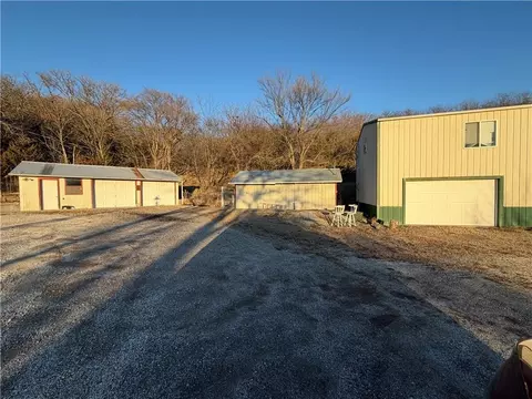 Exterior - 13557 Adobe Rd, Craig, MO 64437 photo 5 of 19