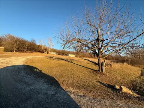 Exterior - 13557 Adobe Rd, Craig, MO 64437 photo 6 of 19