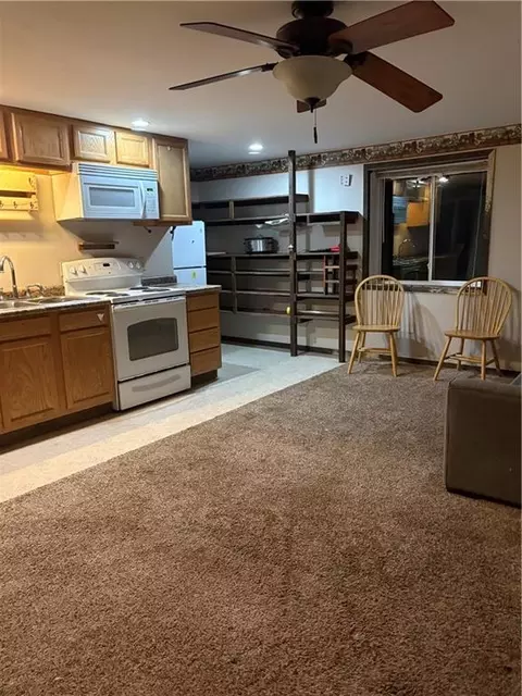 Kitchen - 13557 Adobe Rd, Craig, MO 64437 photo 6 of 7