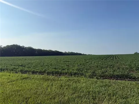 645 N 900 Rd, Lawrence, KS 66047