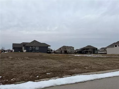 3104 NE 102nd St, Kansas City, MO 64155